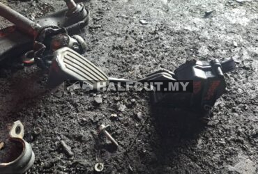 TOYOTA PRIUS C 1NZ PEDAL SENSOR