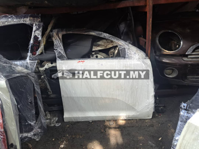 KIA SPORTAGE G4NA 2013 FRONT DOOR F/R
