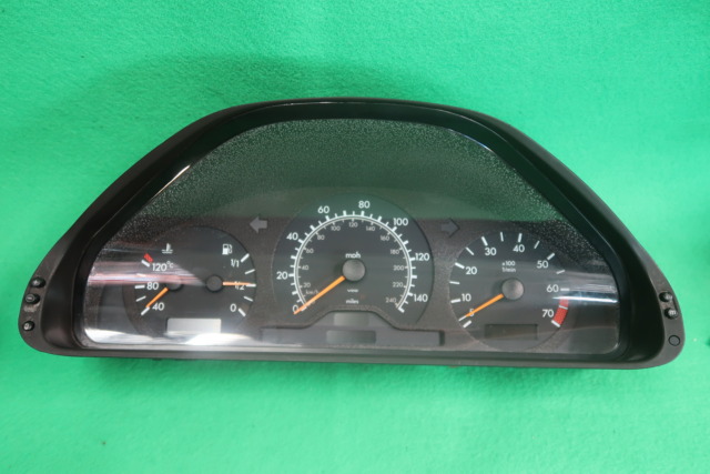 MMERCEDES W210 METER