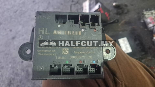 MERCEDES BENZ W204 ECU (A 204 820 75 85)