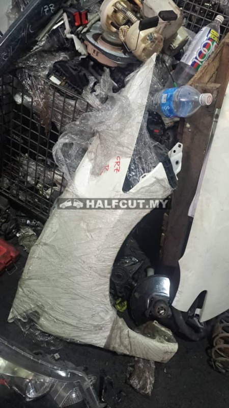 HONDA CRZ FRONT FENDER RH