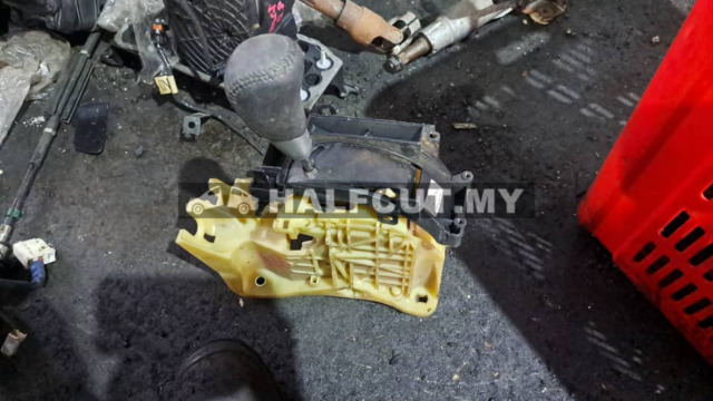 MITSUBISHI ASX GEAR LEVEL