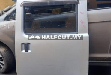 DAIHATSU GRAN MAX SIDE DOOR R/L