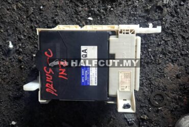 TOYOTA PRIUS C FUSE BOX ECU (89221-52390) QA