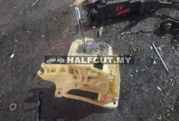 MAZDA 2 2010 GEAR LEVEL