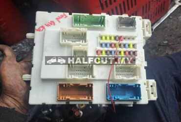 FORD KUGA FUSE BOX (DV6T-14A073-FK )