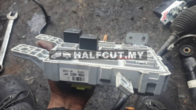 HYUNDAI STAREX A2 FUSE BOX (91950-4H073)