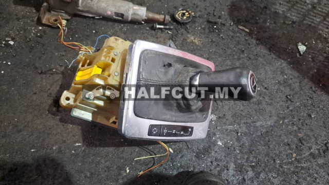 MERCEDES BENZ W212 GEAR LEVEL