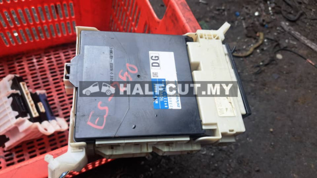TOYOTA LEXUS ES250 FUSE BOX (89221-33B70)