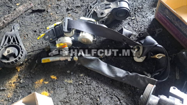 MAZDA 3 2010 SEAT BELT