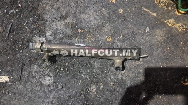 TOYOTA HILUX KUN25 2KD FUEL RAIL