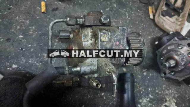 MITSUBISHI TRITON 4D56U ENGINE FUEL PUMP