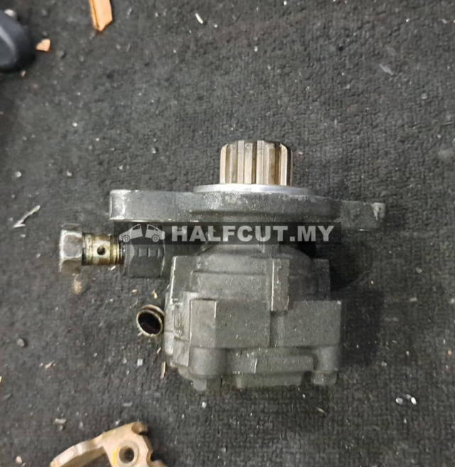 TOYOTA HIACE KDH200 2KD POWER STEERING PUMP