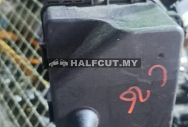 NISSAN SERENA C26 FUSE BOX
