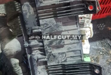 TOYOTA HIACE KDH200 FUSE BOX