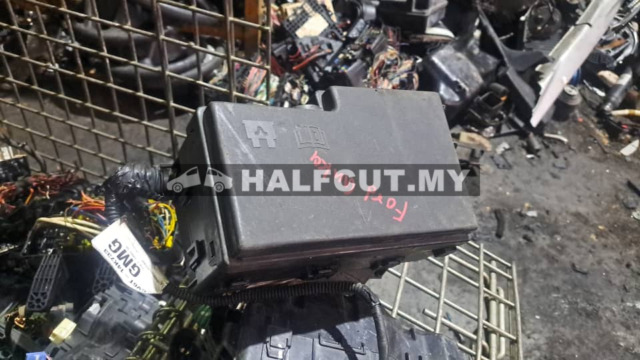 FORD KUGA FUSE BOX WAYA
