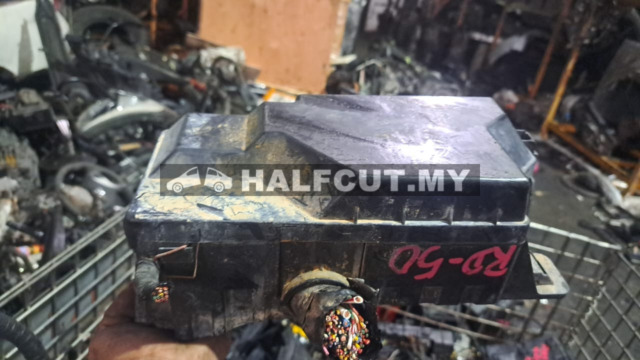 ISUZU D-MAX RD50  FUSE BOX WAYA