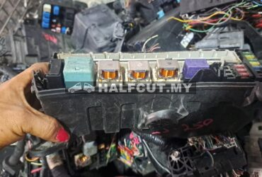 TOYOTA LEXUS IS250 FUSE BOX WAYA