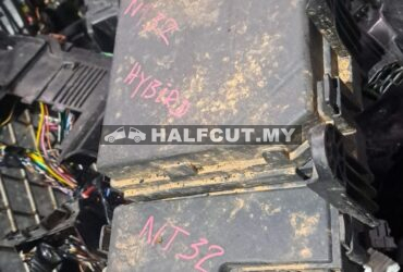 NISSAN X TRAIL NT32  FUSE BOX WAYA