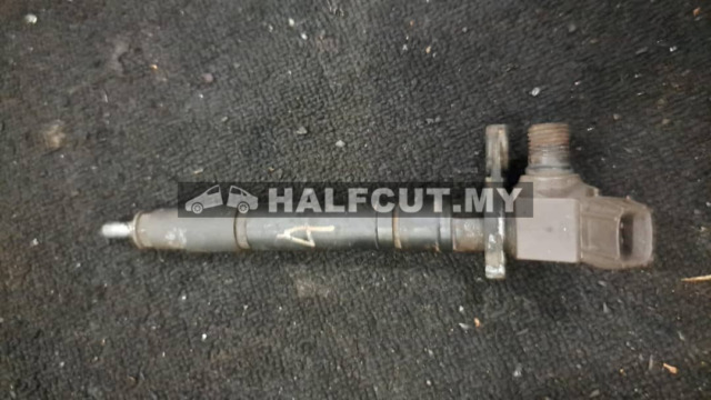 TOYOTA HILUX  REVO 2.4 2GD INJECTOR NOZZLE