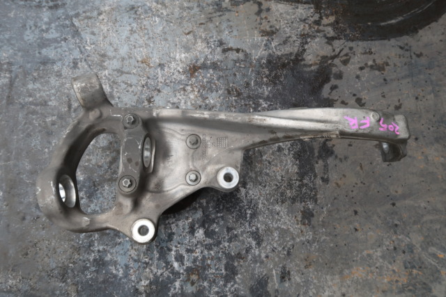 MERCEDES BENZ W205 C CLASS KNUCKLE