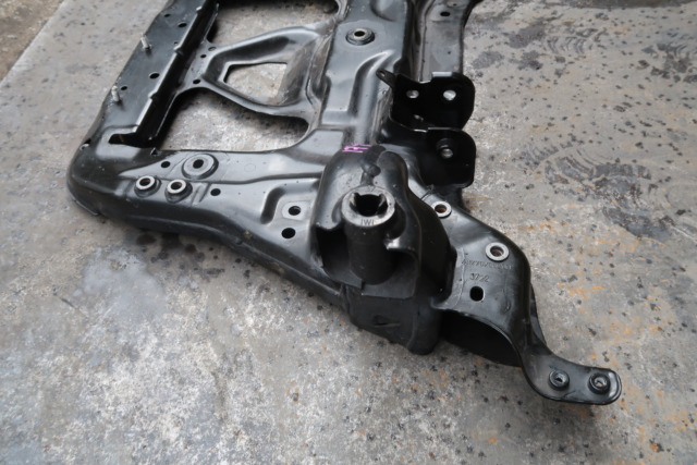 MERCEDES BENZ W177 CROSSMEMBER