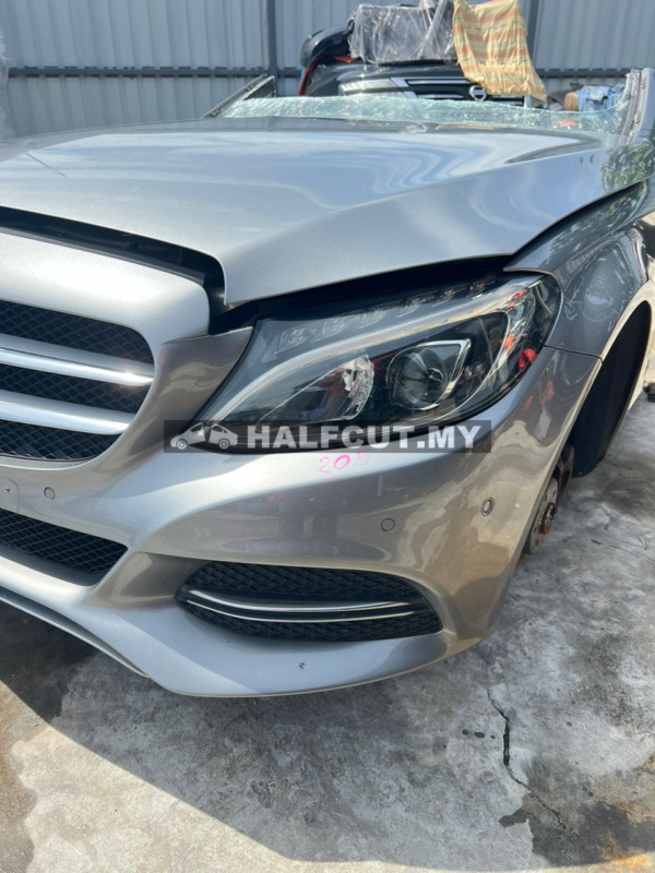 MERCEDES W205 C200 HALF CUT