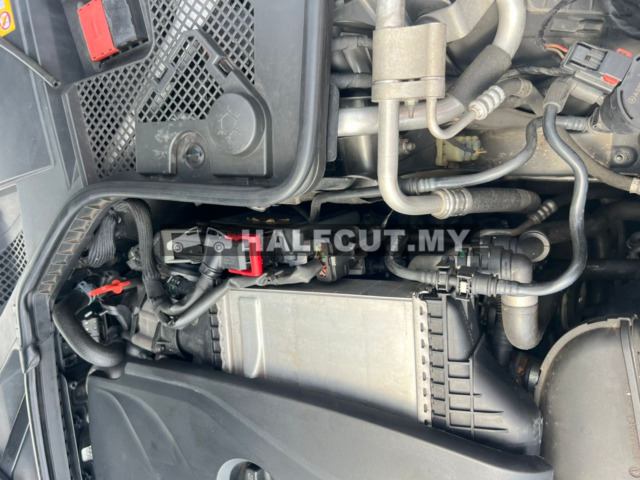 MERCEDES W205 C200 HALF CUT