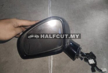 W172 SIDE MIRROR
