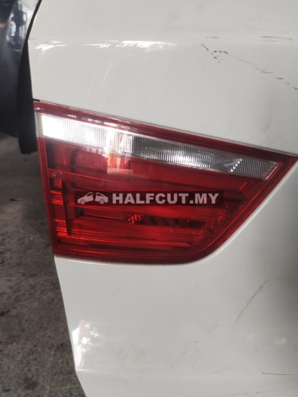 F25 BONNET LAMP