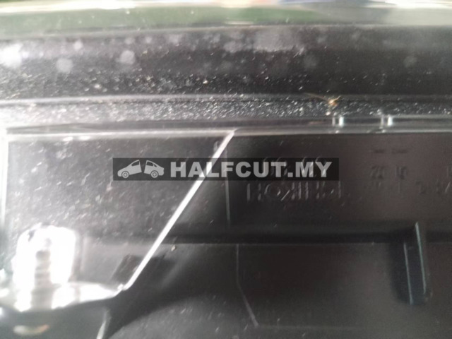 58-60 AGH30 HEAD LAMP