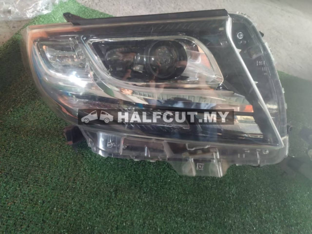 58-60 AGH30 HEAD LAMP