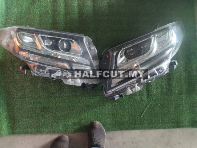 58-60 AGH30 HEAD LAMP