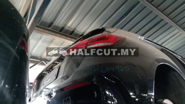 W177 A200 2019 REAR HALF CUT
