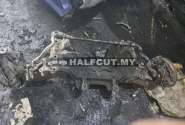 TOYOTA HIACE KDH200 FRONT AXLE& CROSSMEMBER