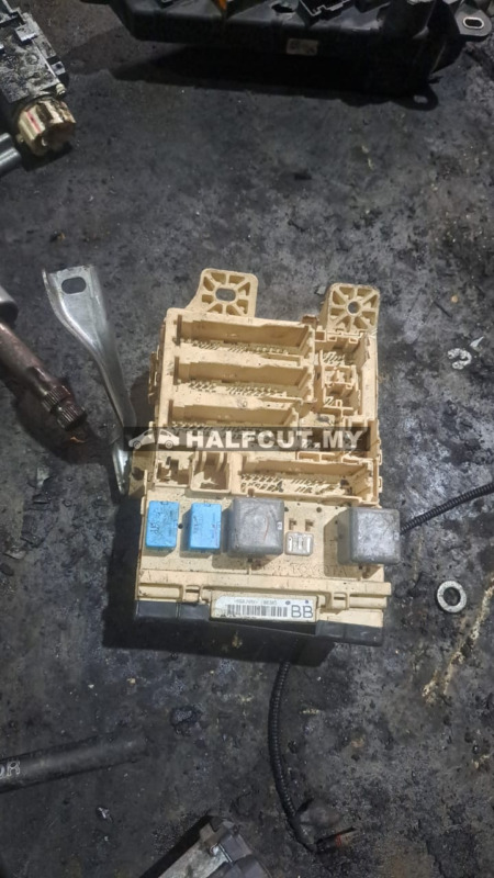 TOYOTA CAMRY ACV40 FUSE BOX "BB"