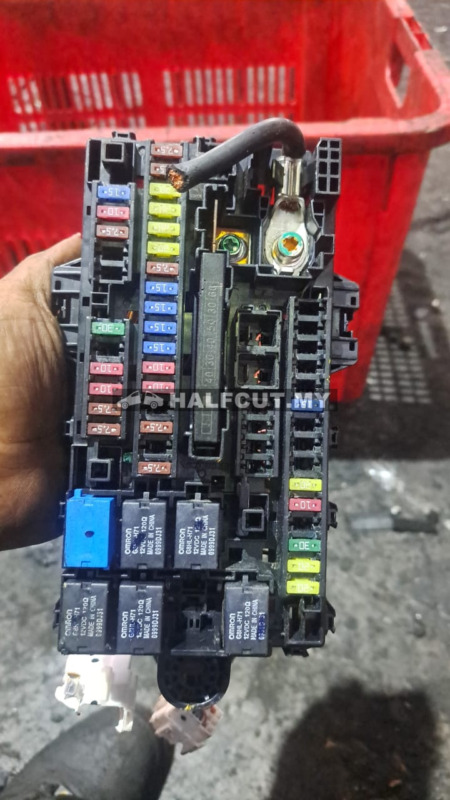 HONDA JAZZ T5A FUSE BOX