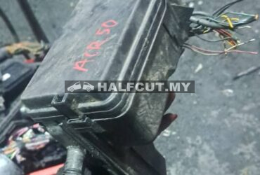 TOYOTA ESTIMA ACR50  FUSE BOX WAYA
