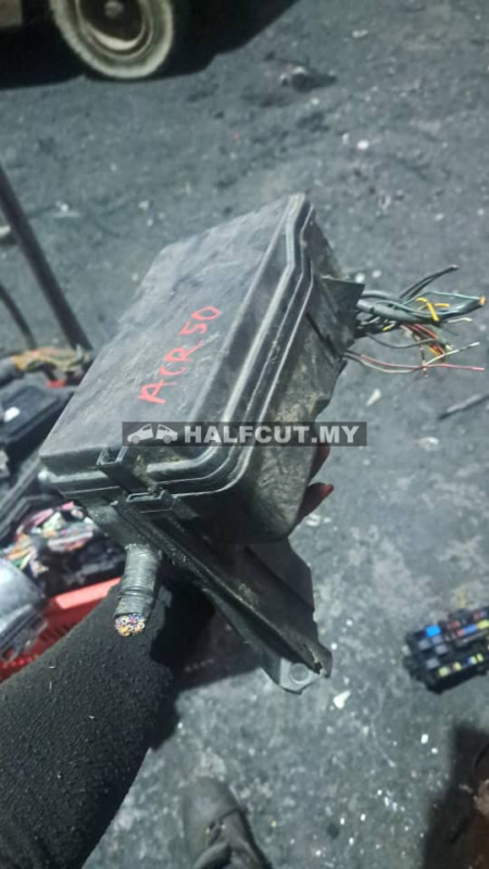 TOYOTA ESTIMA ACR50  FUSE BOX WAYA