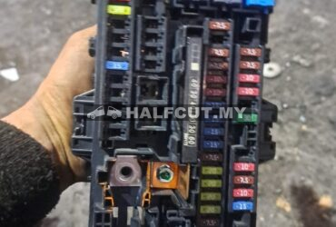 HONDA JAZZ T5A FUSE BOX