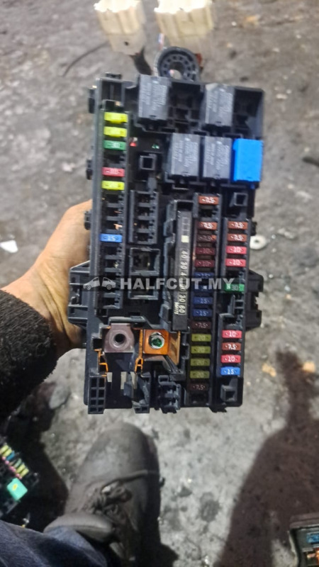 HONDA JAZZ T5A FUSE BOX