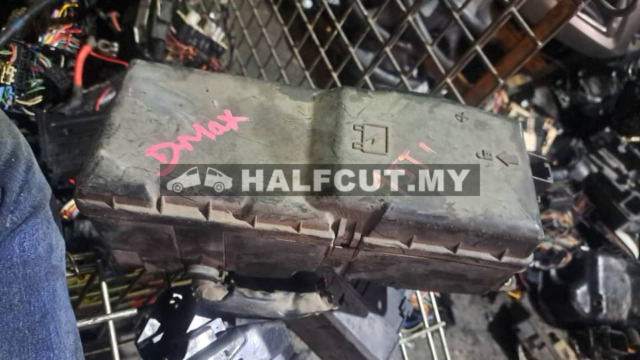 ISUZU D-MAX 4JJ1 FUSE BOX WAYA
