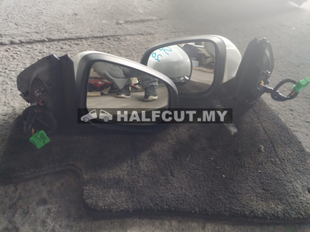 S60 2014 SIDE MIRROR
