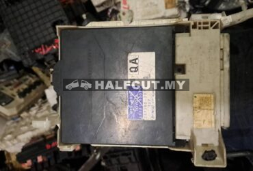 TOYOTA PRIUS C FUSE BOX ECU (89221-52390) QA