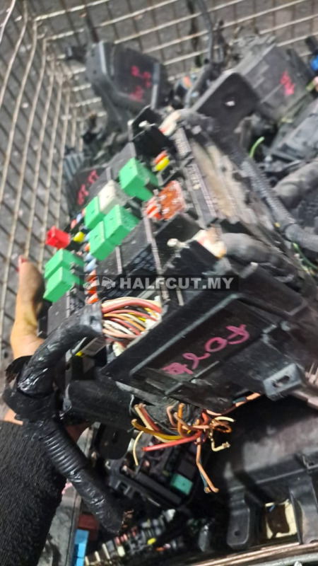 KIA FORTE FUSE BOX
