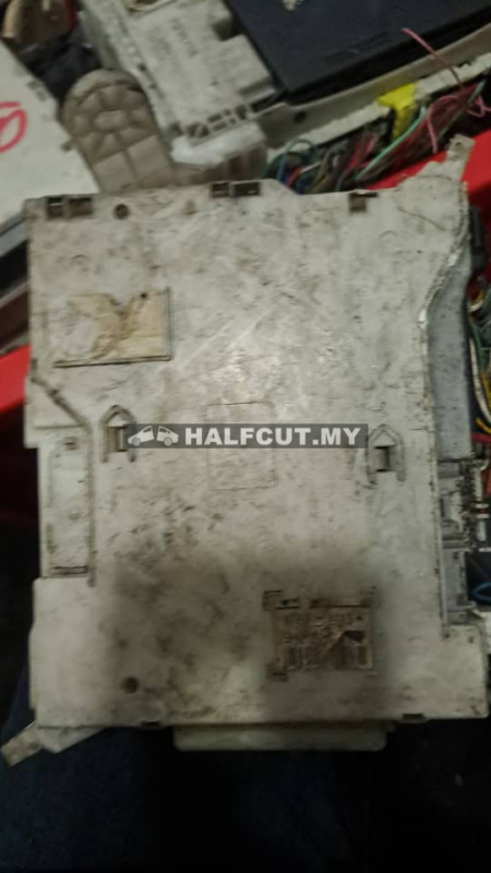 TOYOTA ESTIMA ACR50 2.4 FUSE BOX ECU (82730-28160)