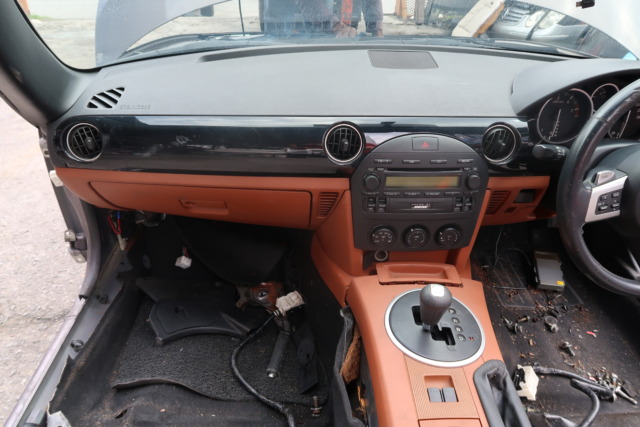 MAZDA MX5 HALF CUT