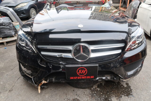 MERCEDES W205 C-CLASS HALF CUT