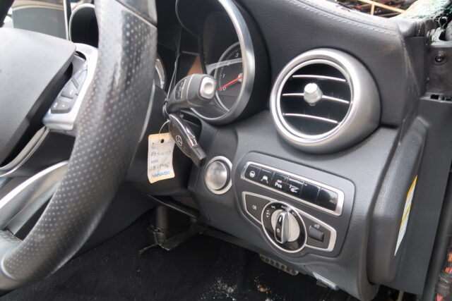 MERCEDES W205 C-CLASS HALF CUT