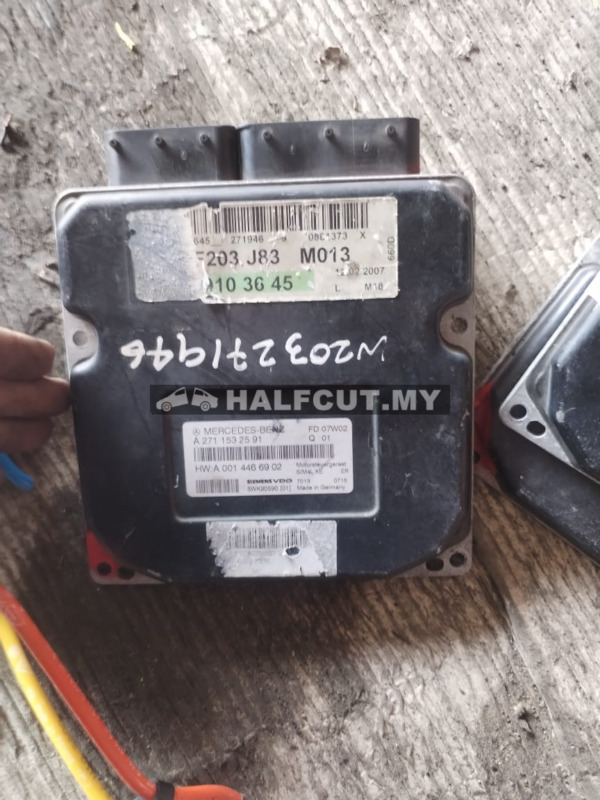 271 153 25 91 W203 271946 ENGINE ECU
